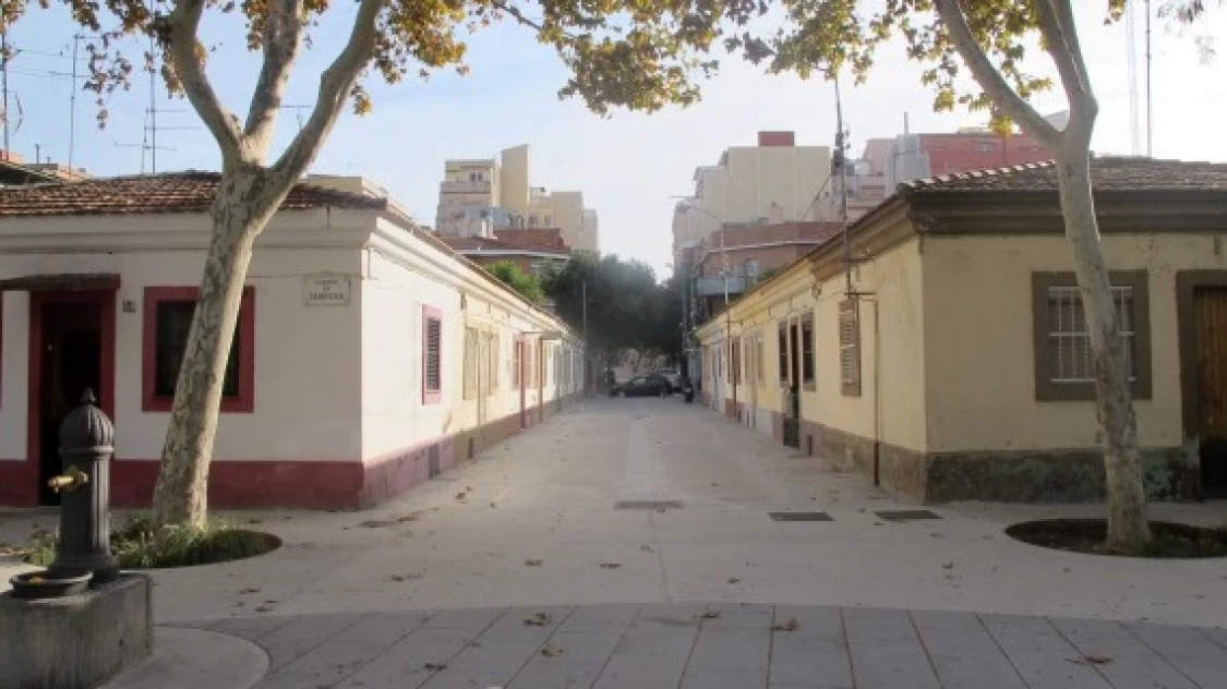 VISITA GUIADA A LES CASES BARATES DE BON PASTOR